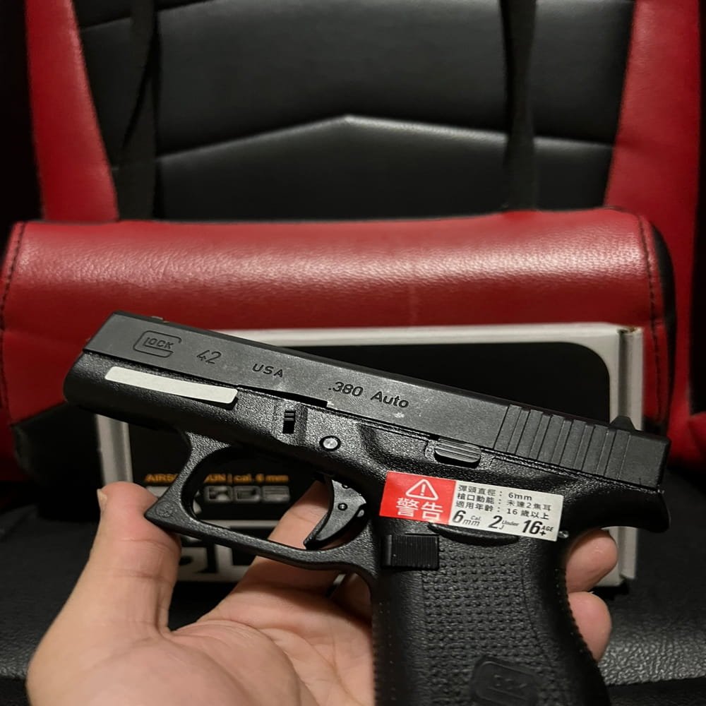 Umarex / VFC Glock G42 GBB Airsoft – Licensed Compact Gas Blowback Pistol 6mm - Gambar 6