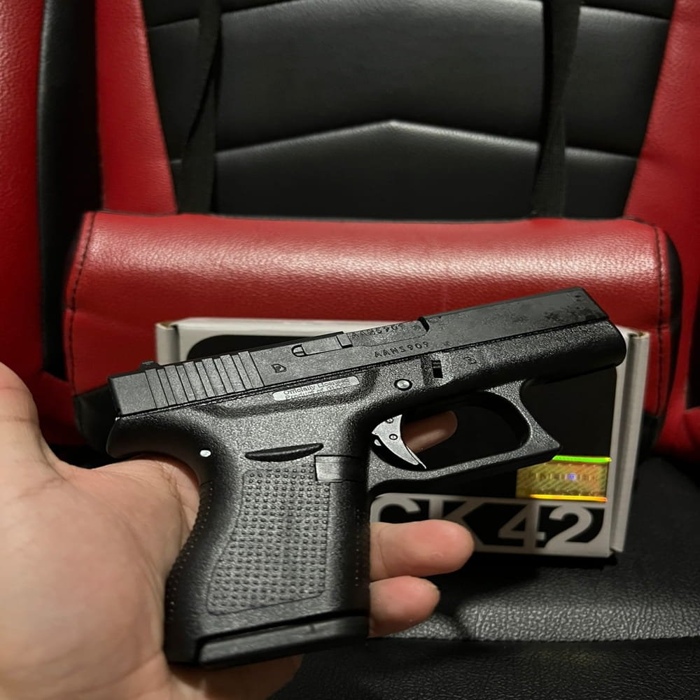 Umarex / VFC Glock G42 GBB Airsoft – Licensed Compact Gas Blowback Pistol 6mm - Gambar 9
