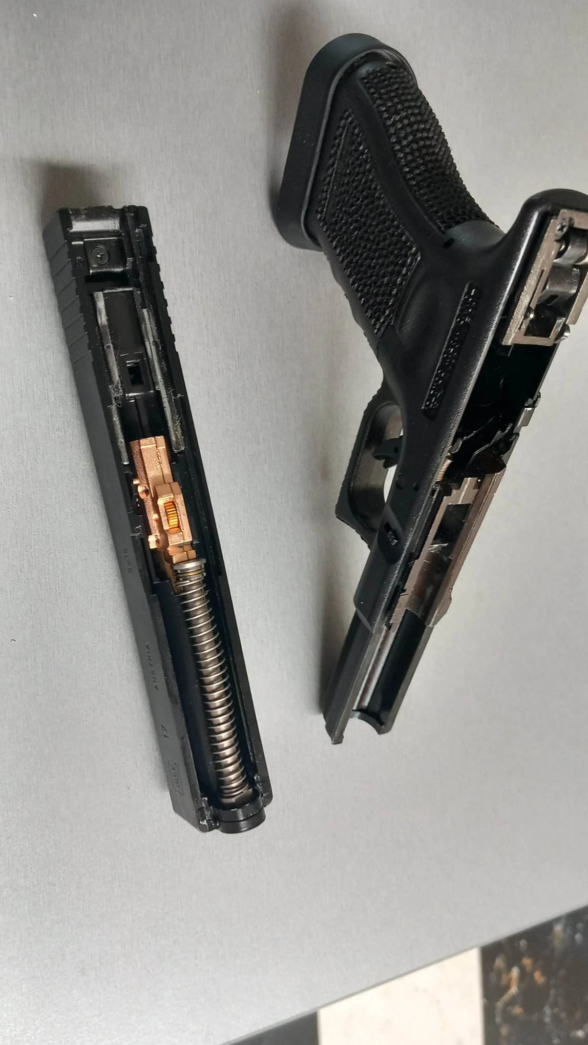 Tokyo Marui Glock 17 - Pistol Airsoft - Gambar 5