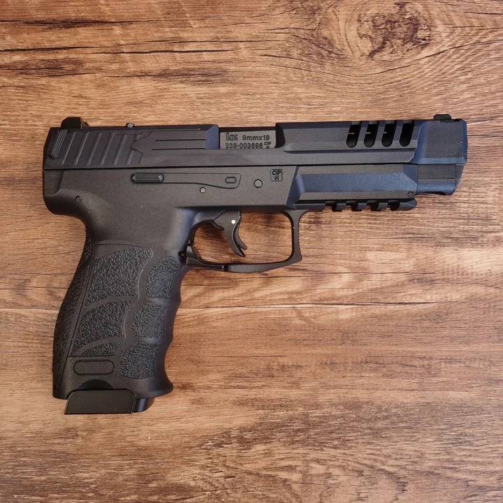 HK VP9 Electric Pistol Gel Blaster - Gambar 3