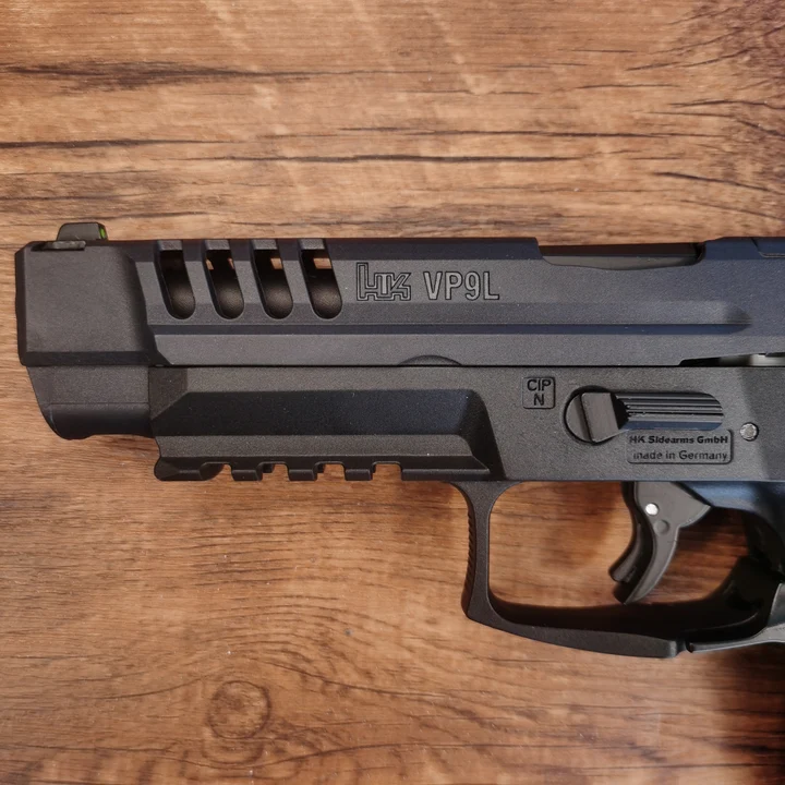 HK VP9 Electric Pistol Gel Blaster - Gambar 4