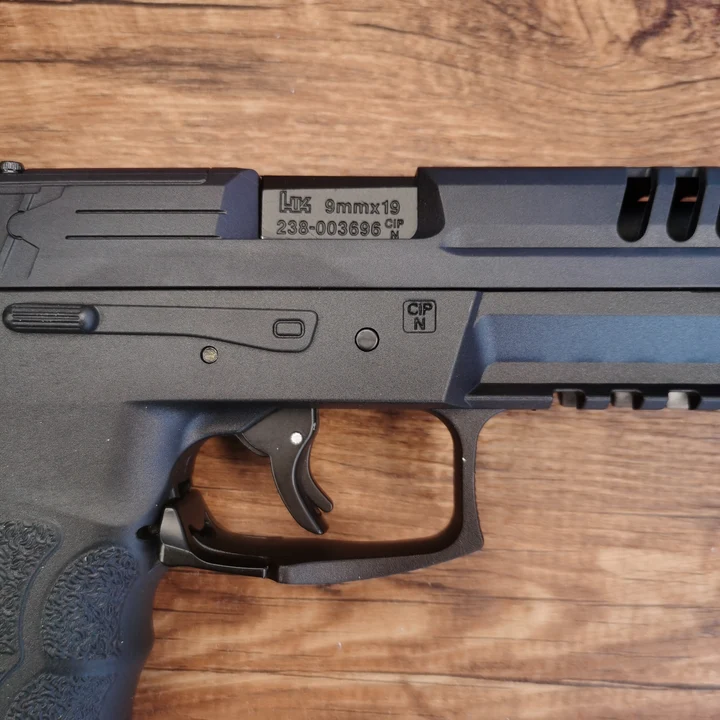 HK VP9 Electric Pistol Gel Blaster - Gambar 5