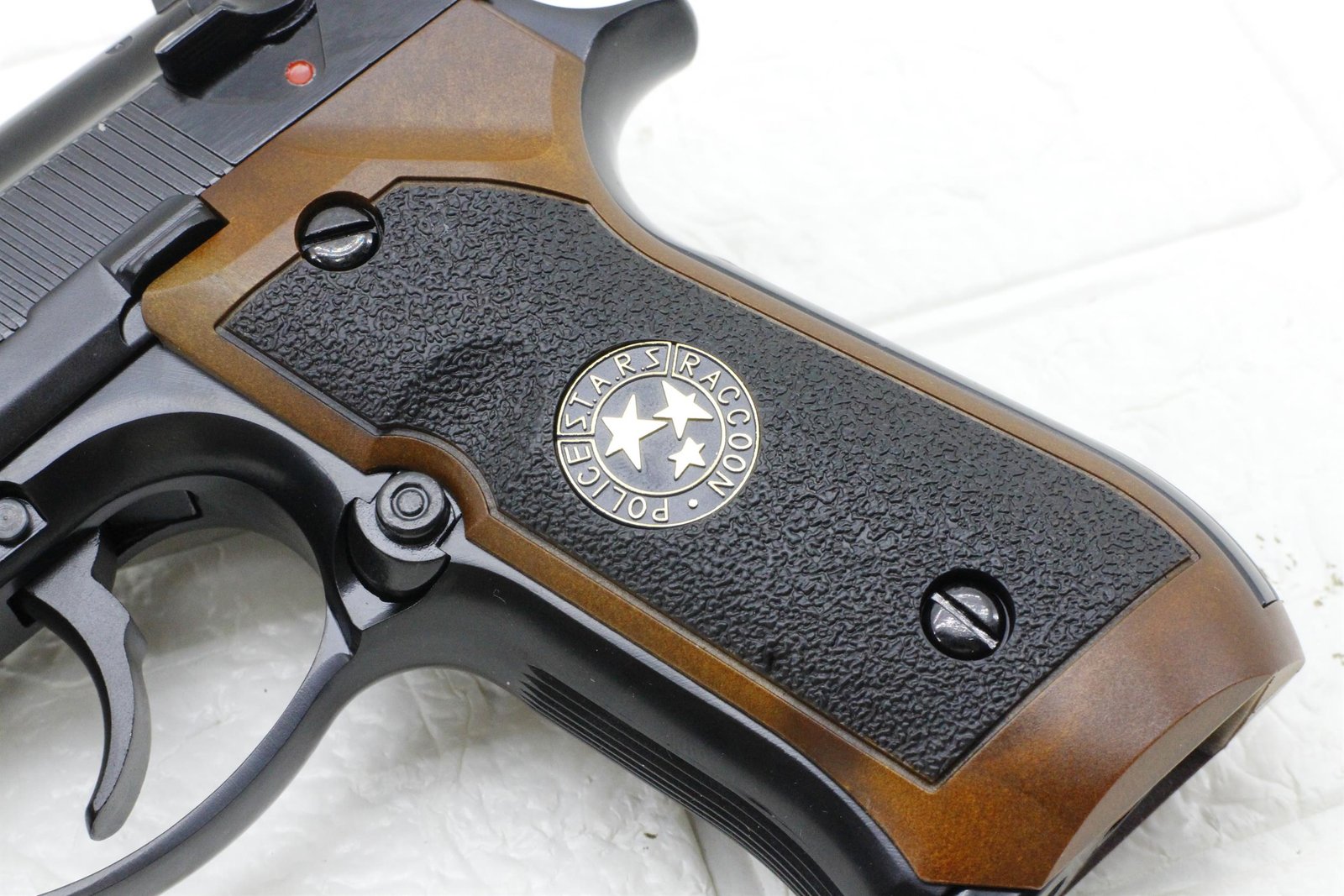 WE Beretta 92FS M9 Resident Evil Pistol GBB Airsoft - Gambar 6
