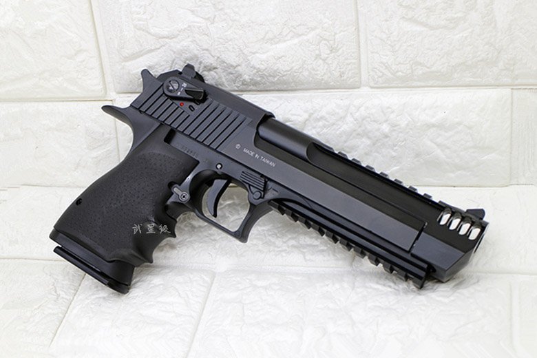 KWC IMI Desert Eagle Pistol GBB CO2 Airsoft Full Auto - Gambar 3