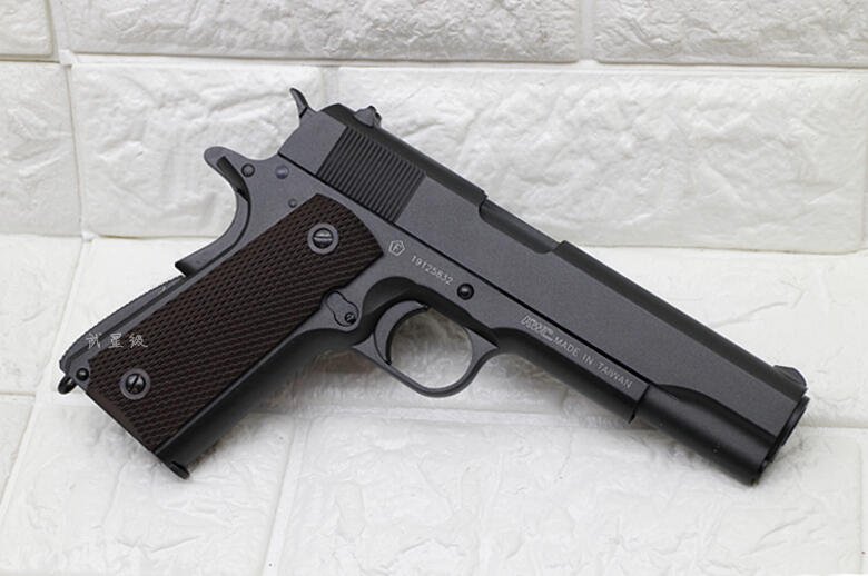 KWC Colt M1911A1 1911 Pistol GBB CO2 Airsoft - Gambar 3