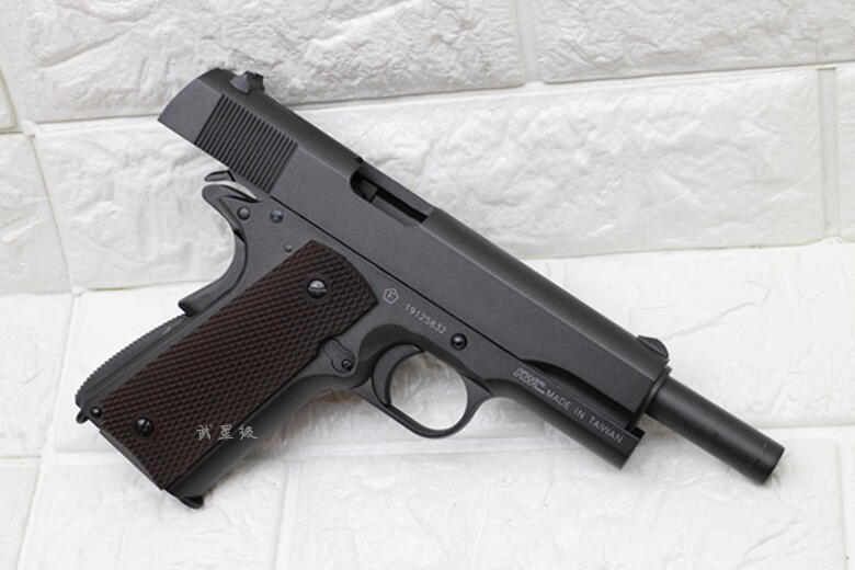 KWC Colt M1911A1 1911 Pistol GBB CO2 Airsoft - Gambar 4
