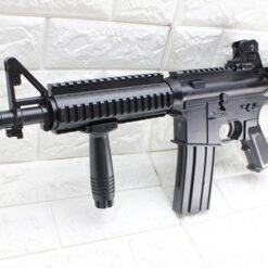 KWC M4A1 CQB berbahan ABS Plastic dengan magazen berkapasitas 350 rounds