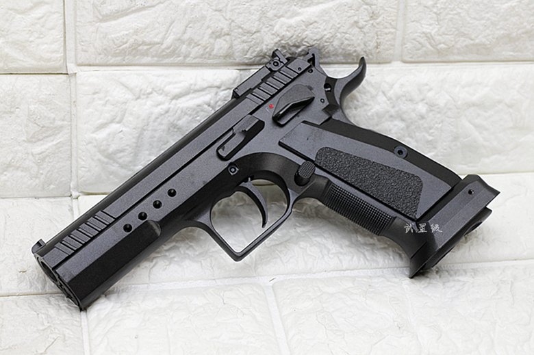 KWC CZ 75 Pistol GBB CO2 Airsoft - Gambar 3
