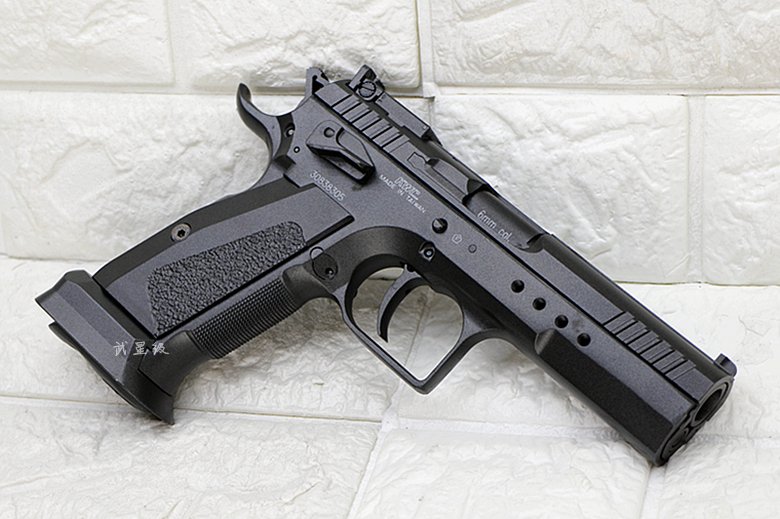 KWC CZ 75 Pistol GBB CO2 Airsoft - Gambar 4