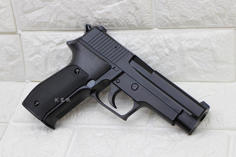 KWC SIG Sauer P226 Navy Tactical Pistol Spring Airsoft - Gambar 3