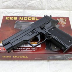 Pistol KWC P226 berbahan ABS dengan desain Navy Tactical dan magazen 12 rounds