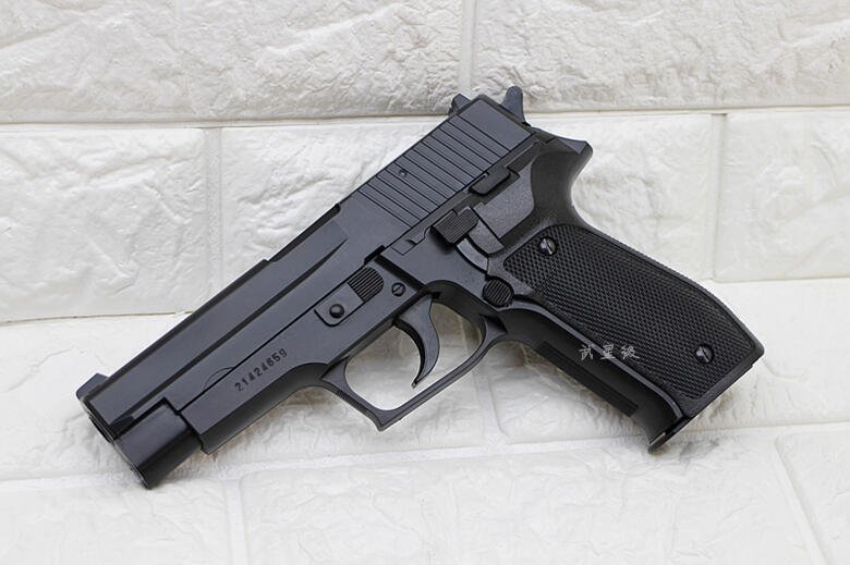 KWC SIG Sauer P226 Navy Tactical Pistol Spring Airsoft - Gambar 2