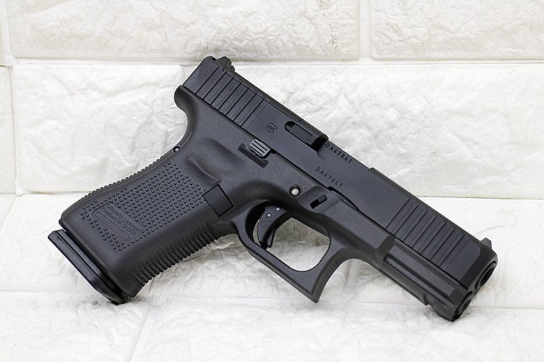 UMAREX SRC Glock 19 G19 Gen5 MOS Engraved Version Pistol GBB Airsoft - Gambar 3