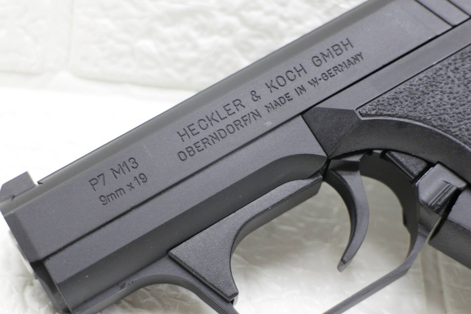 Umarex VFC H&K P7M13 Compact CCW Pistol GBB Airsoft - Gambar 6